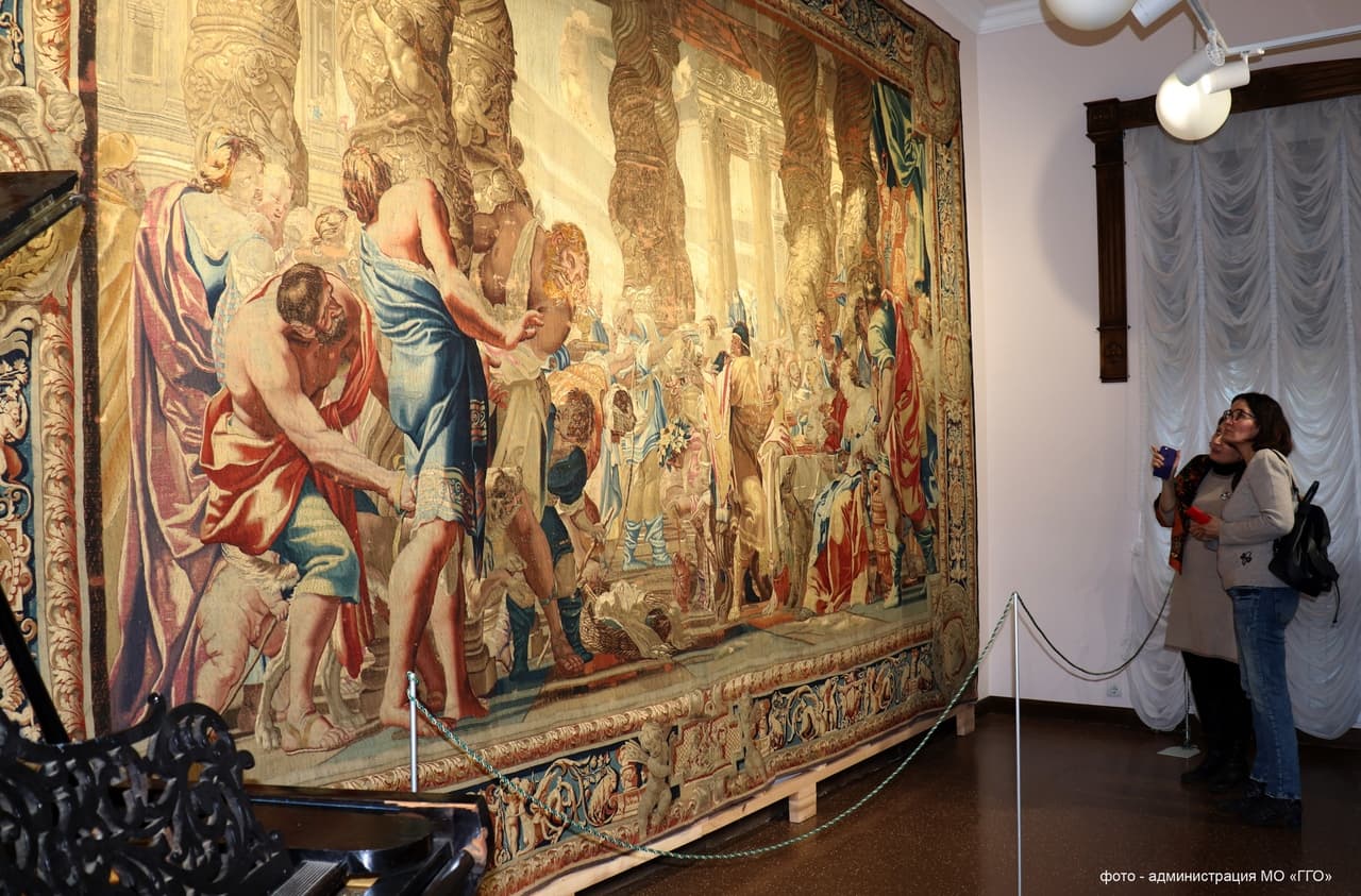 Уникальное произведение искусства - гобелен «Самсон на пиру у филистимлян» XVII века в Гусевском музее