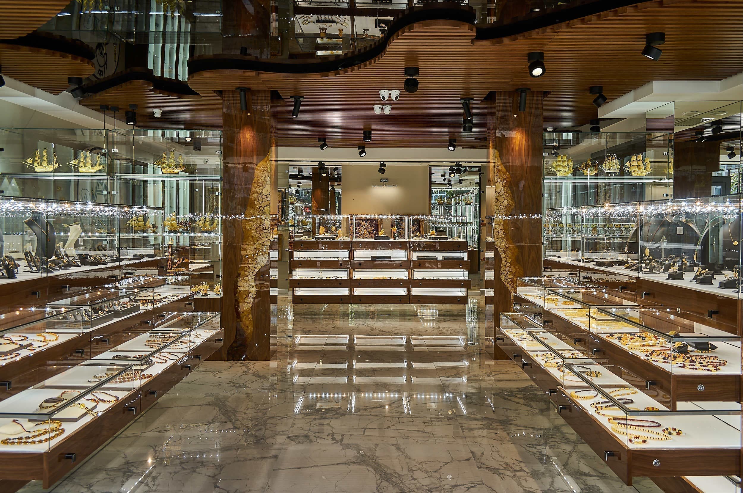 "Amber Sea", jewelry salon (photo 1)