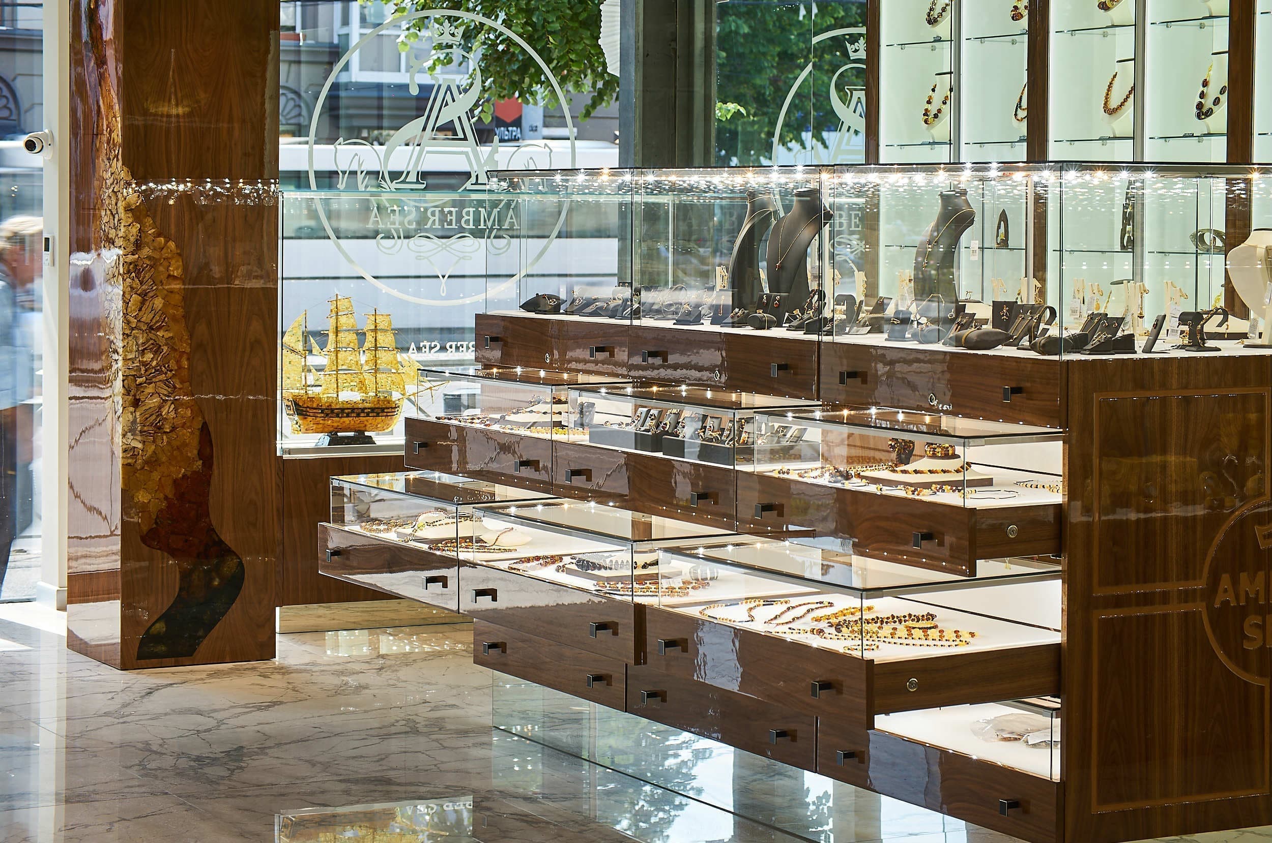 "Amber Sea", jewelry salon (photo 4)