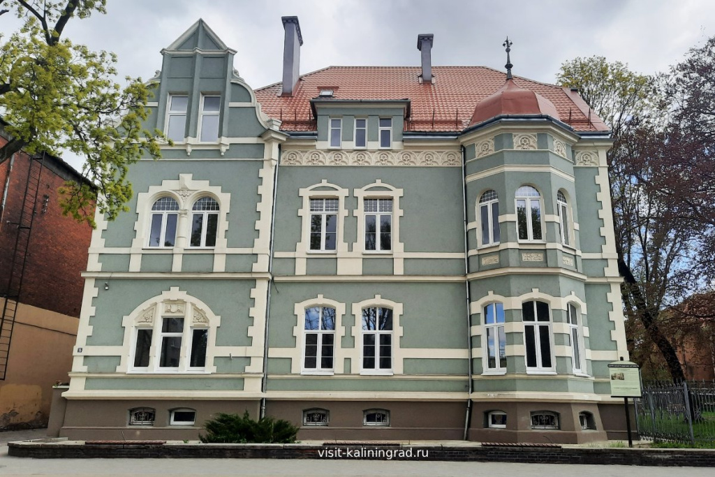 Здание бывшей резиденции Бургомистра в Черняховске.visit-kaliningrad.ru Здание бывшей резиденции Бургомистра в Черняховске.visit-kaliningrad.ru