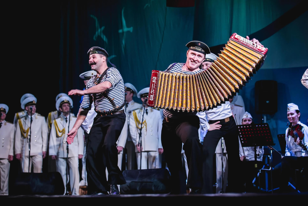 Ансамбль песни и пляски дважды Краснознаменного Балтийского флота.jpg