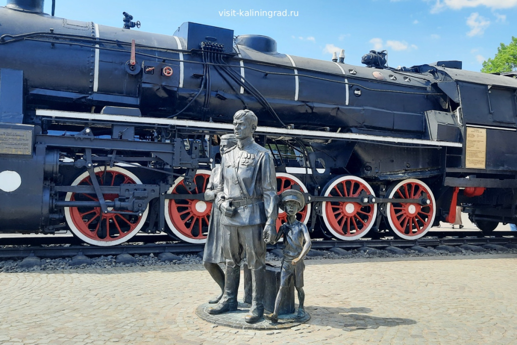 Памятник первым переселенцам в Советске.visit-kaliningrad.ru