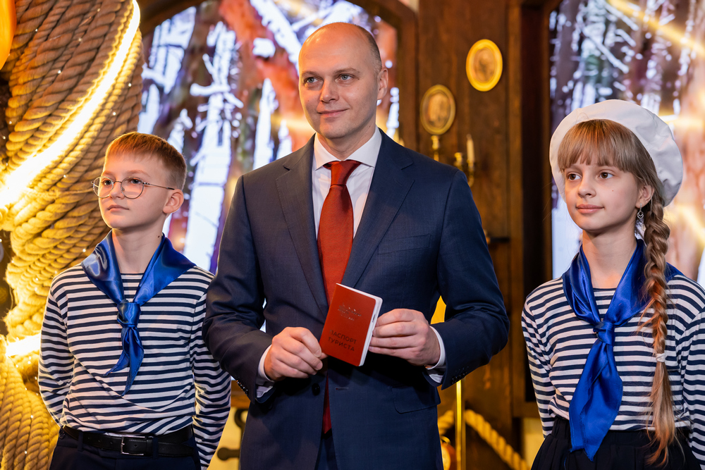 Открытие выставки-путешествия Книга сказок (4).jpg