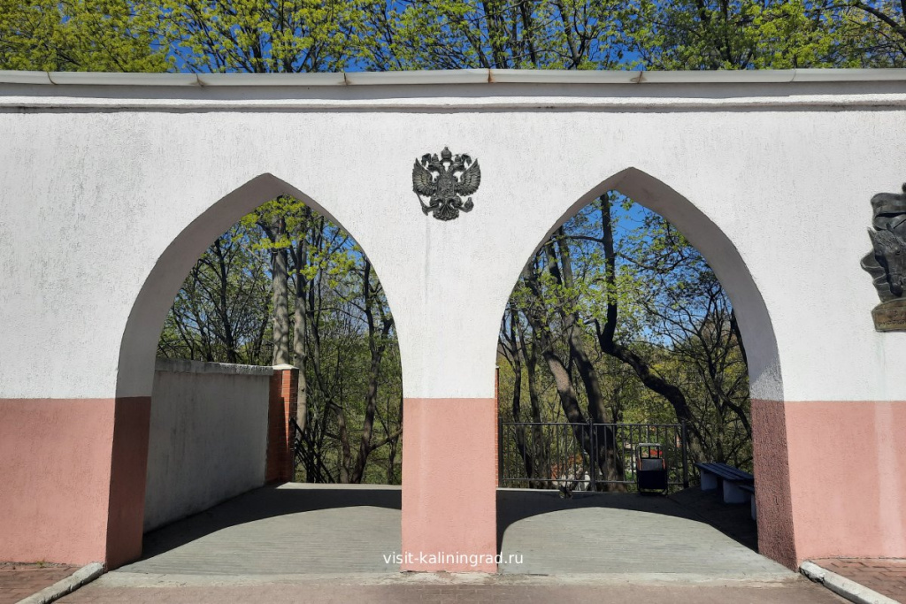 Арка в Черняховске.visit-kaliningrad.ru Арка в Черняховске.visit-kaliningrad.ru