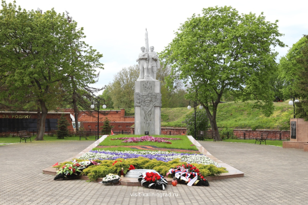 Памятник ВОВ в Балтийске.visit-kaliningrad.ru