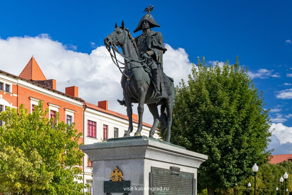 Памятник Барклаю де Толли в Черняховске.visit-kaliningrad.ru Памятник Барклаю де Толли в Черняховске.visit-kaliningrad.ru