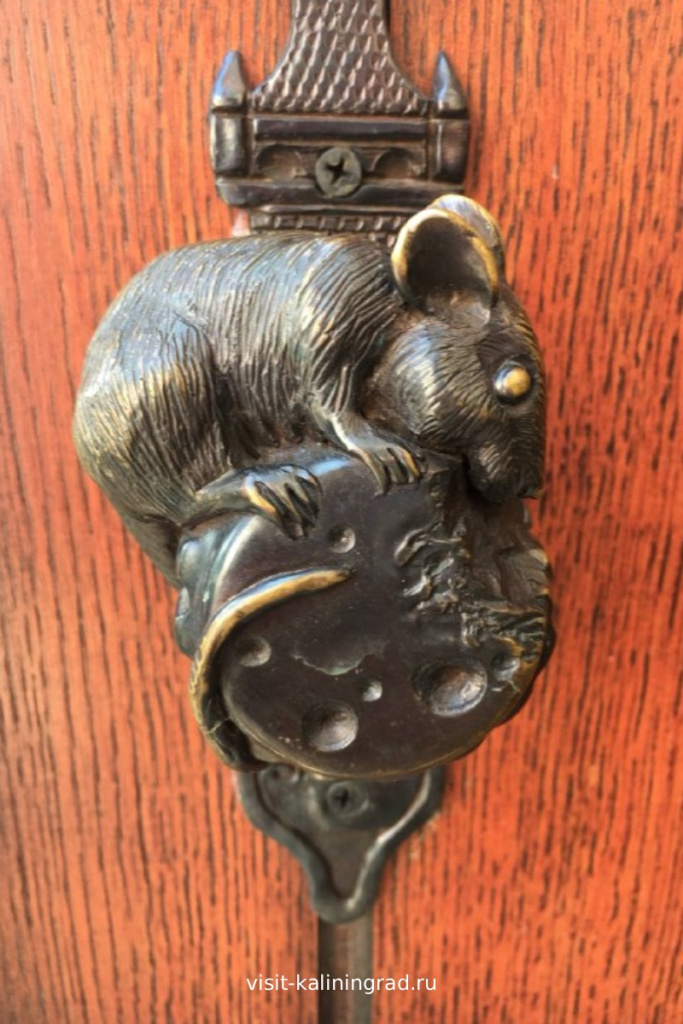 Дом с барельефом Мышиный король в Советске.visit-kaliningrad.ru