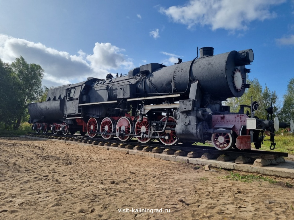 Памятник паровозу в Железнодорожном.visit-kaliningrad.ru