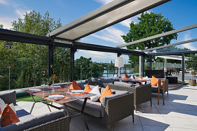 Ресторан Hoffmann / Летний ресторан Hoffmann Terrace