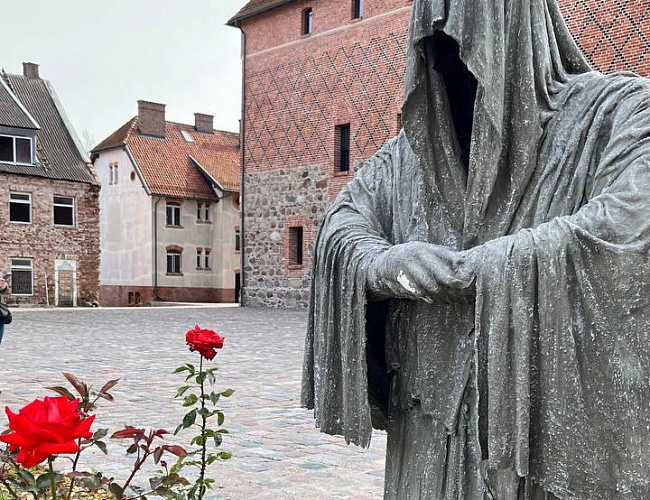 Замок «Тапиау» и город Гвардейск