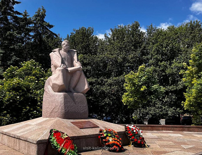 Памятник Маршалу А.М. Василевскому