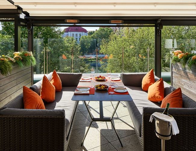 Ресторан Hoffmann / Летний ресторан Hoffmann Terrace