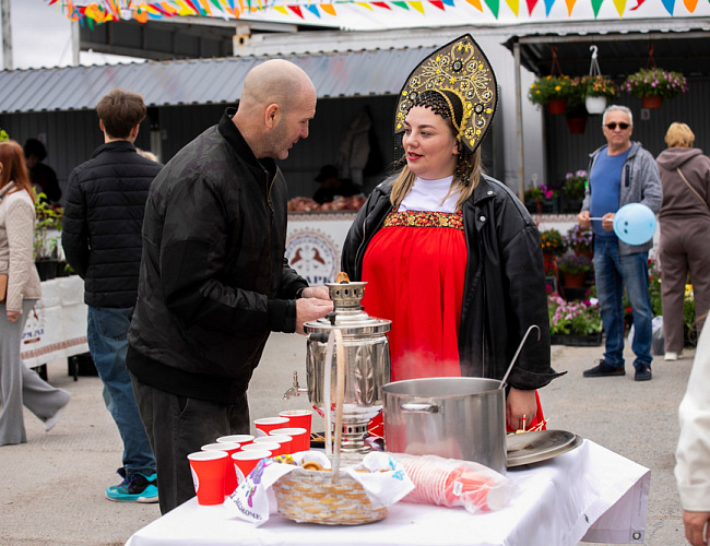Осенняя ярмарка в Акорус