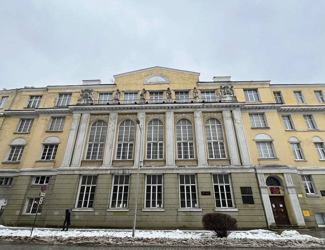 Высшая реальная школа Гинденбурга (здание КГТУ)