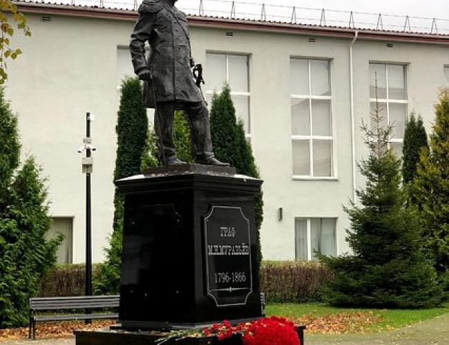 Памятник графу М. Муравьёву-Виленскому