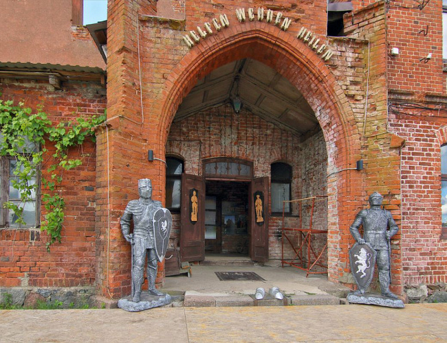 Замки Шаакен, Нойхаузен, Нессельбек, и Сыроварня «ШаакенДорф»