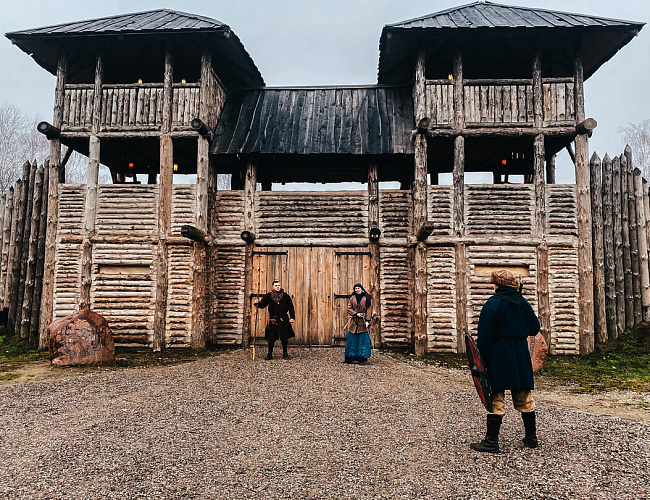 Путешествие в средневековый замок Шаакен и деревню викингов Кауп
