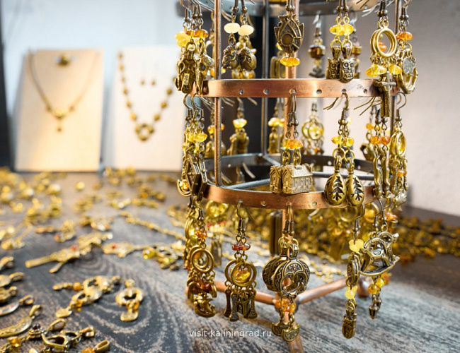 Выставка винтажных украшений