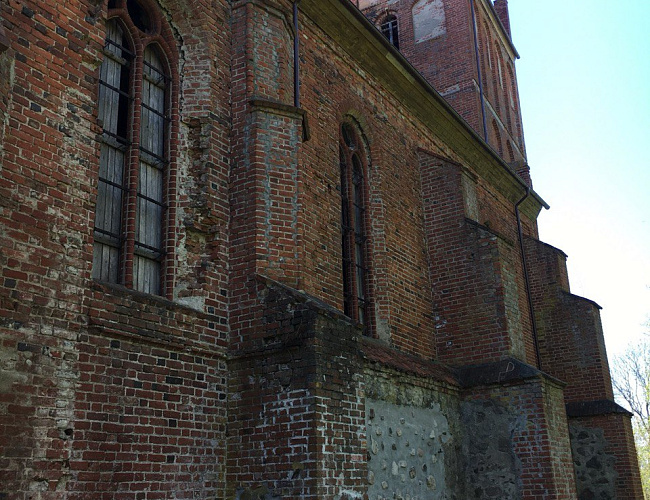 Кирха Тарау