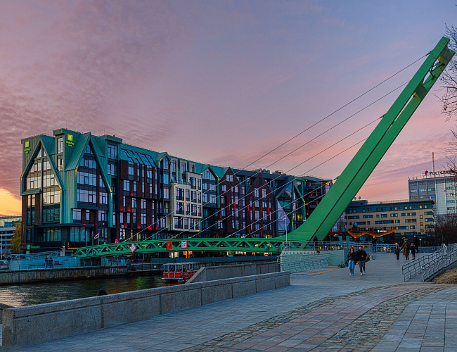 «Холидей Инн Калининград»/«Holiday Inn»