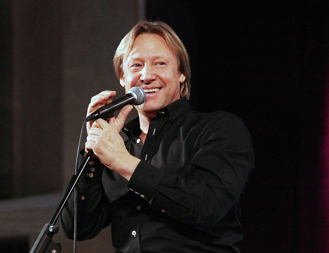 Дмитрий Харатьян