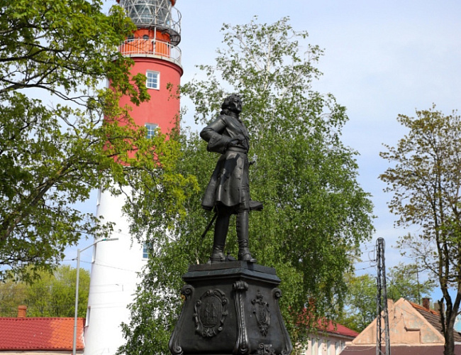 Памятник Петру I в Балтийске