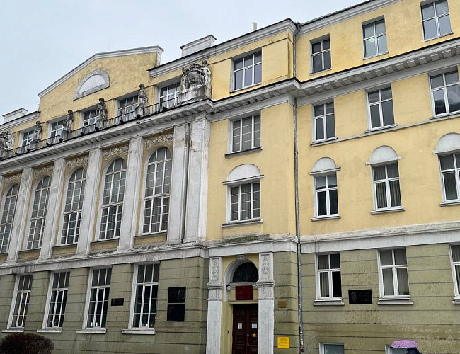 Высшая реальная школа Гинденбурга (здание КГТУ)