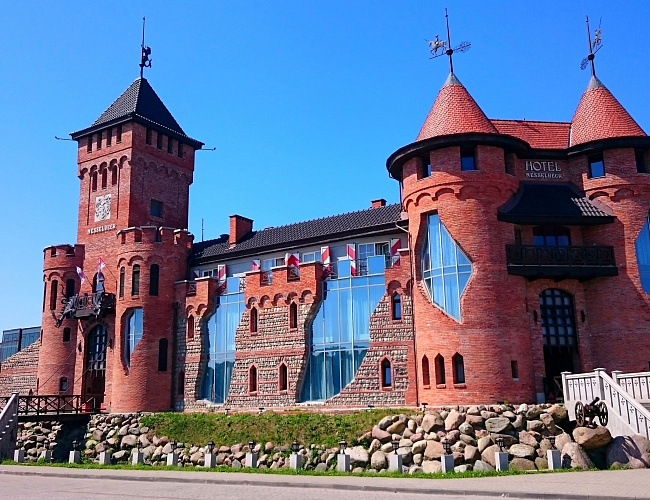 Замки Шаакен, Нойхаузен, Нессельбек, и Сыроварня «ШаакенДорф»