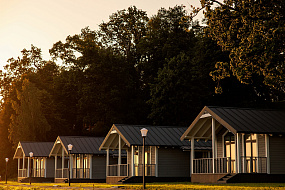 Глэмпинг «Замок Романовски»