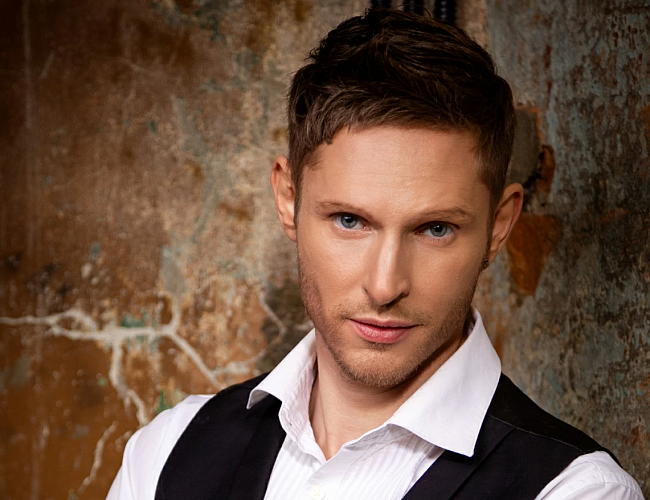 Алексей Елистратов «RevoльveRS»