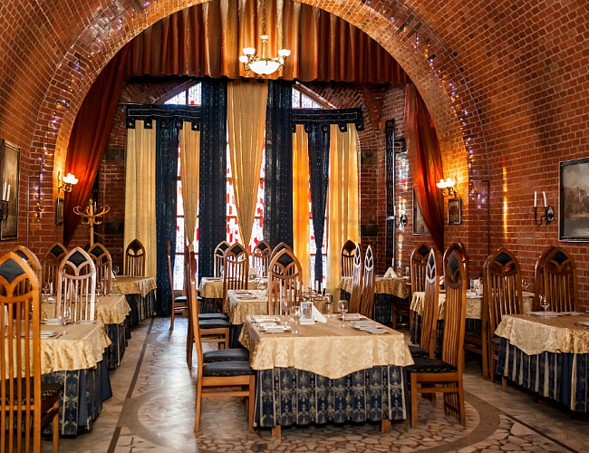 Новогодние корпоративы в ресторане «Солнечный камень»