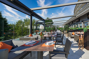 Ресторан Hoffmann / Летний ресторан Hoffmann Terrace