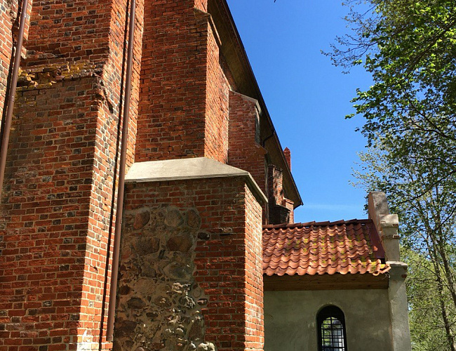 Кирха Тарау