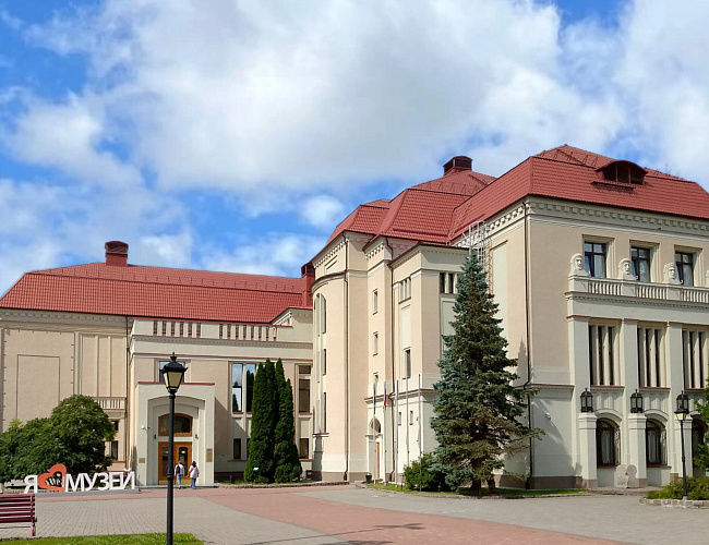 Вместе отмечаем 79 лет КОИХМ 