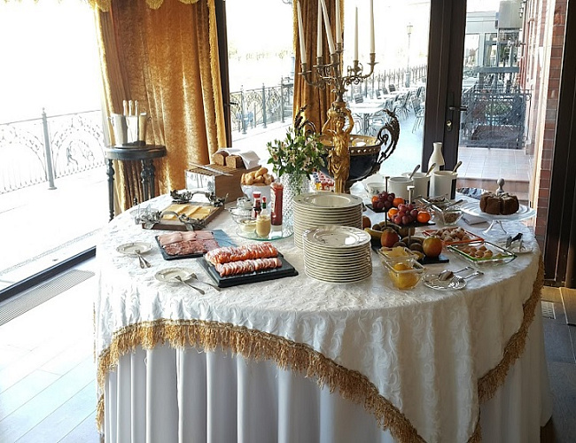 Restaurant "Rybniy club" / Fish club