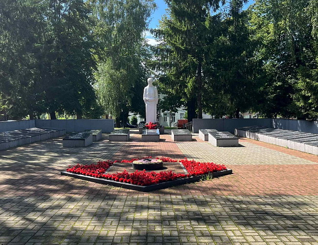 Мемориал воинам Красной Армии, павшим при взятии города