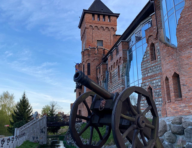 Рыцарский вечер в замке Нессельбек с ужином и рыцарским шоу