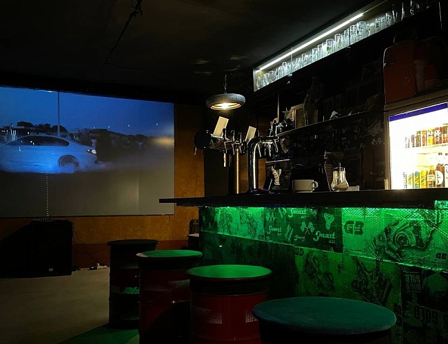 Бар «Old school bar hip-hop»