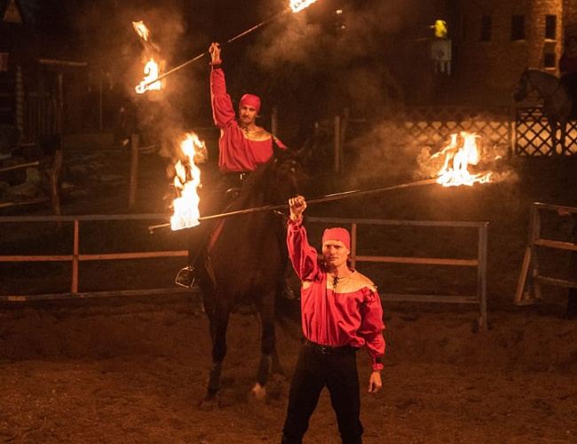Рыцарский вечер в замке Нессельбек с ужином и рыцарским шоу