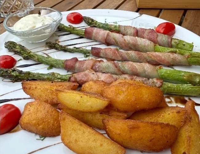 Хутор старого пасечника, ресторан «Крестьянский дом»