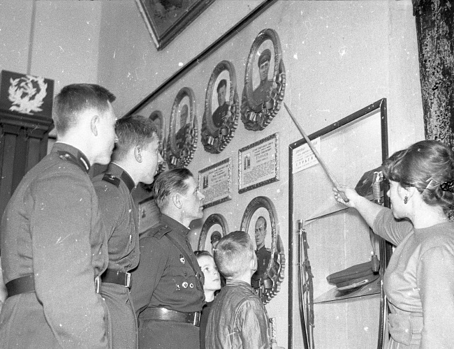 Вместе отмечаем 79 лет КОИХМ 