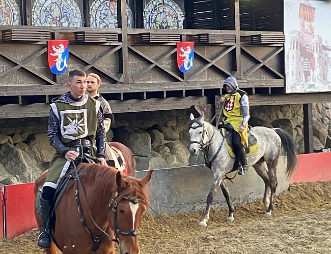 Рыцарский вечер в замке Нессельбек с ужином и рыцарским шоу