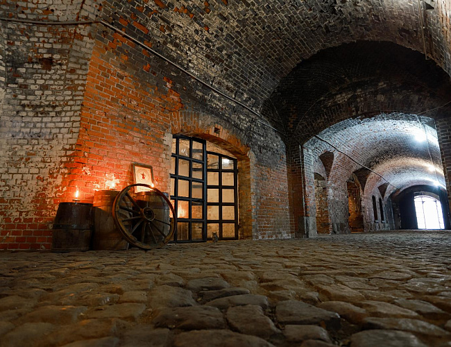 По следам Янтарной комнаты: интерактив «Янтарный призрак» + Форт №11