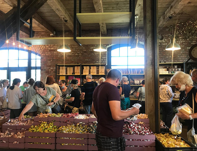 Замок «Нойхаузен» и сыроварня «ШаакенДорф»