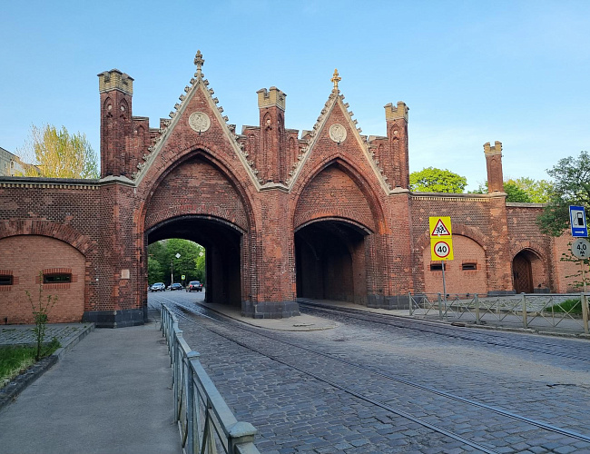 По следам Янтарной комнаты: интерактив «Янтарный призрак» + Форт №11