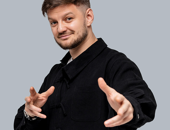 Алексей Жаров