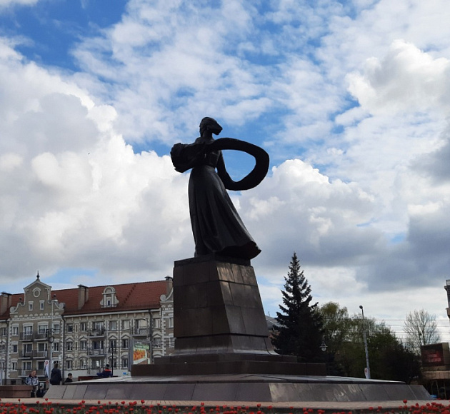 По обе стороны Каменного вала