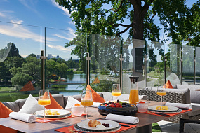 Ресторан Hoffmann / Летний ресторан Hoffmann Terrace
