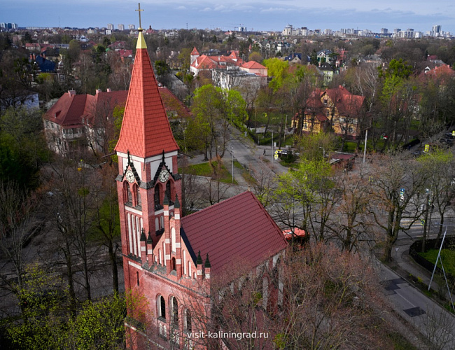 Храм Архангела Михаила / Кирха Святого Адальберта