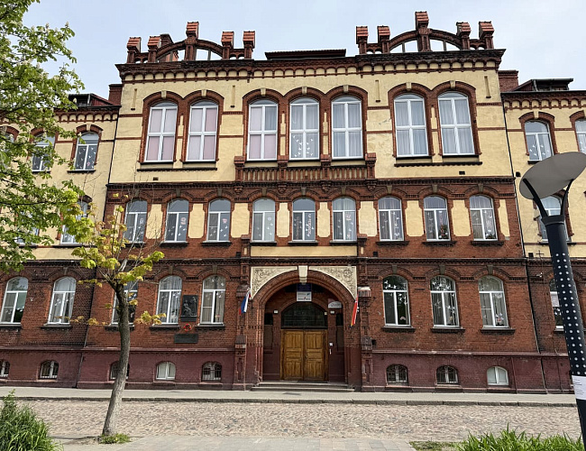 Памятная доска сестрам милосердия 